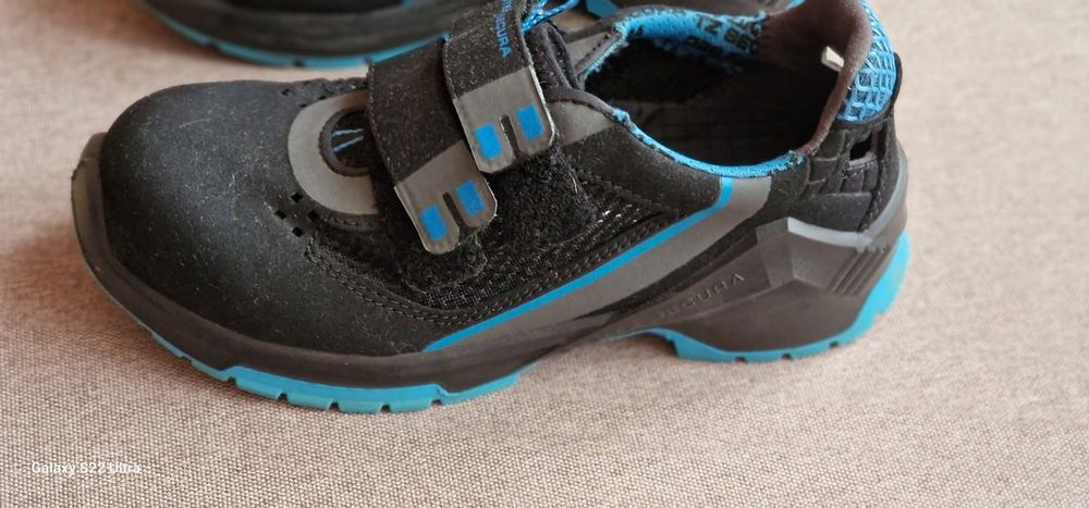 Продам робоче взуття