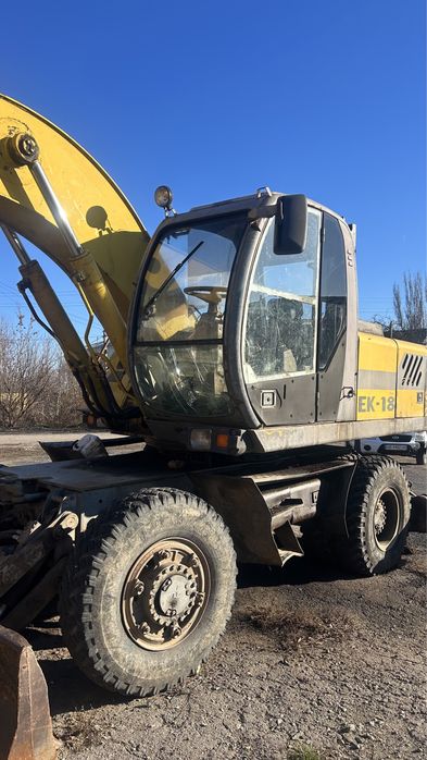 Екскаватор "Твэкс" ЕК-18