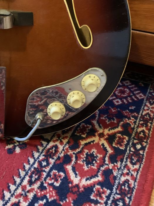 Gitara basowa Rytm – stan dobry.