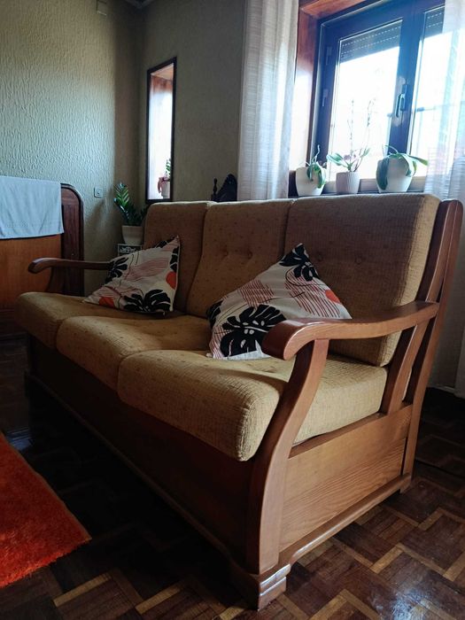 Conjunto Sofá cama e duas poltronas