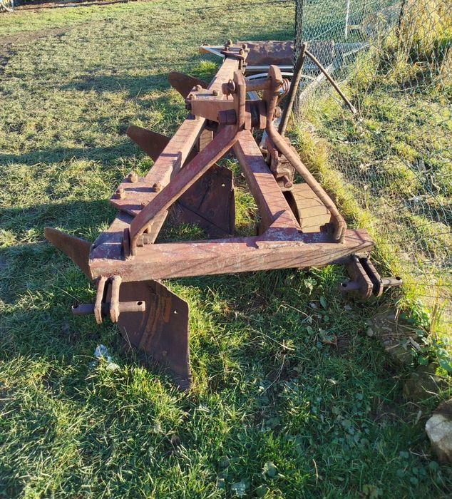 ... Плуг 3-35 ...