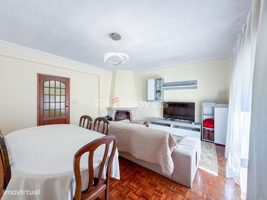 Apartamento T4 c/ Garagem e 2 Varandas - em Abrantes