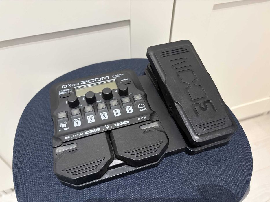 Multiefekt Zoom G1X Four + zasilacz Mizerów • OLX.pl