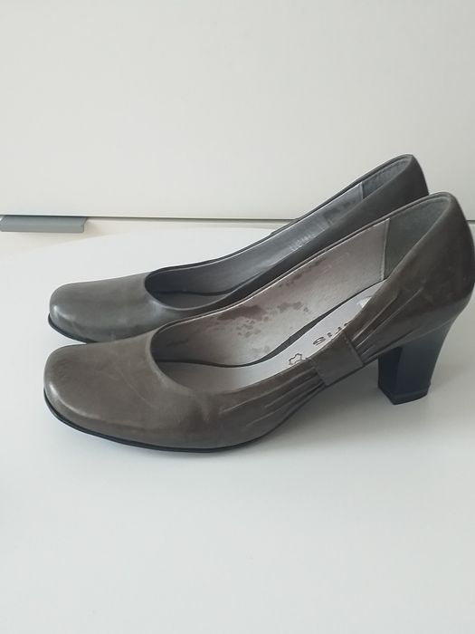 Buty 38 czółenka na obcasie khaki