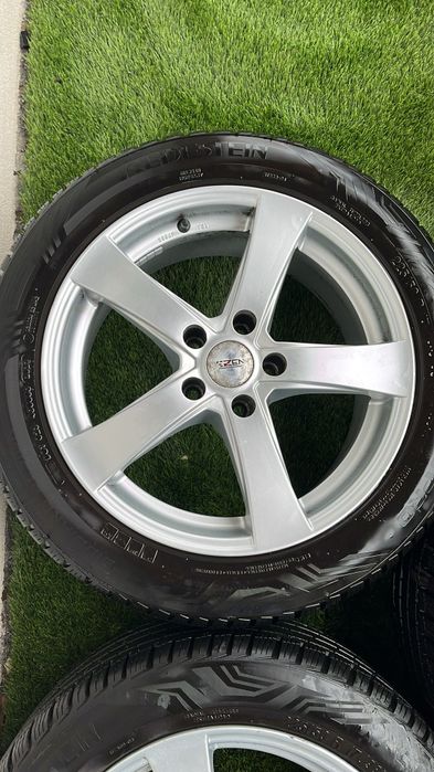 Jantes 17 5×112 com pneus 225/50R17.
Possível envio para Portugal Cont