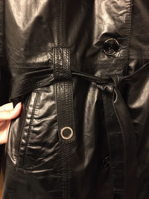 Шкіряний плащ з мехом