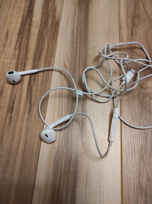 Наушники EarPods Lightning