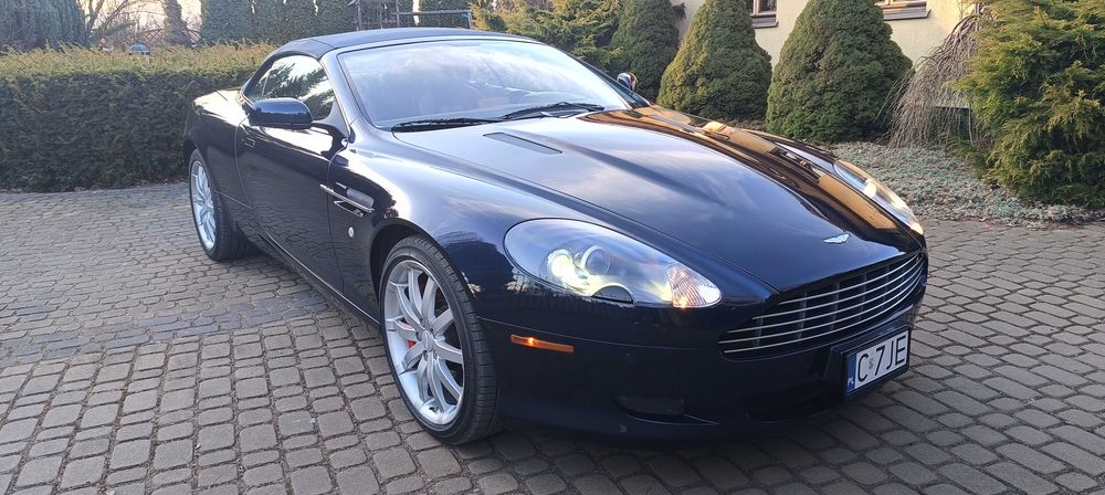 Młodzi samodzielnie Mustangiem-Camaro-Corvette-Merc