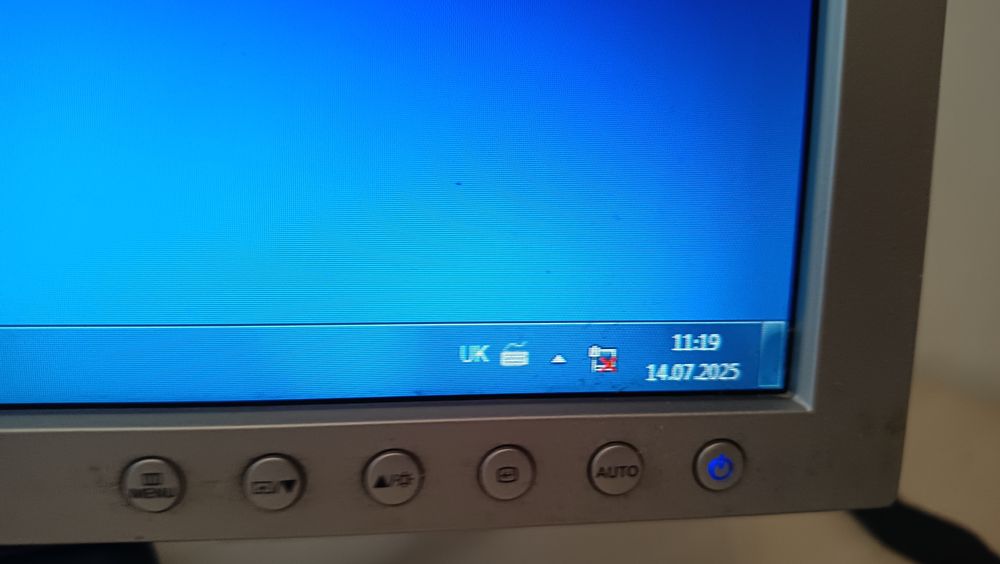 Монитор Samsung SyncMaster 2023 NW