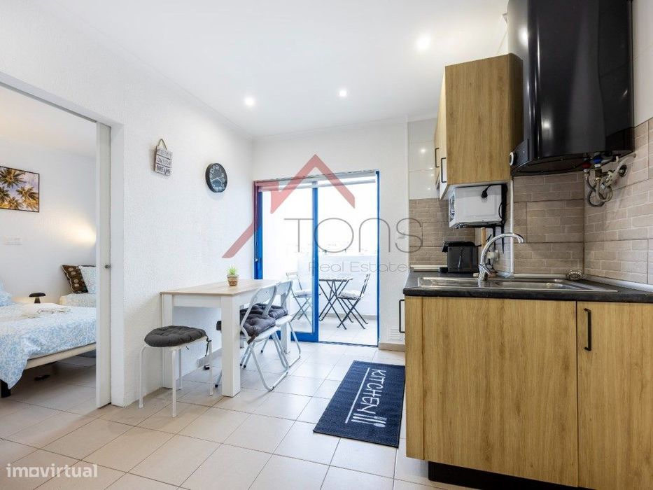 Apartamento T1 na Praia da Rocha, Portimão, com ótima localização.