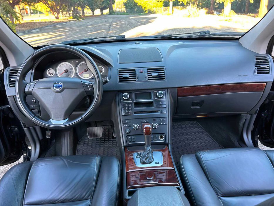 Volvo XC90      2014