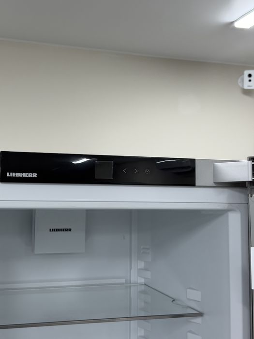 Холодильник Liebherr CNsdc 5723