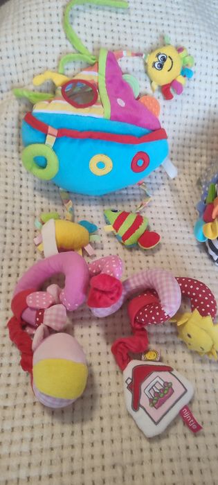 Розвиваючі іграшки для малюків