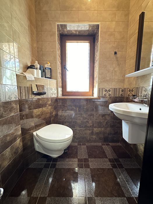 Продаж заміського будинку