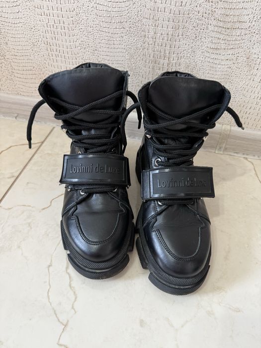 Продам кожаные зимние ботинки