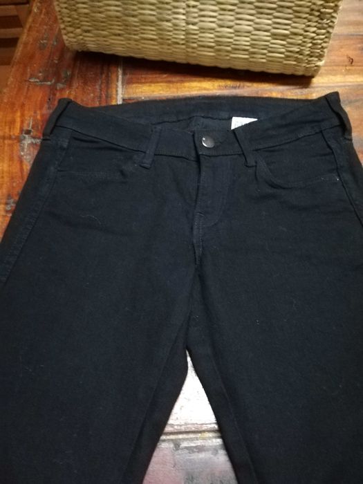 3 pares de calças de ganga mulher H&M. As 3 por 15 euros