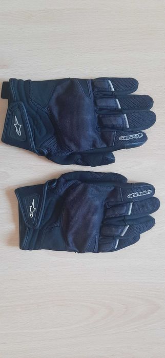 Equipamento (capacetes,casaco,calças,suporte smartphone)