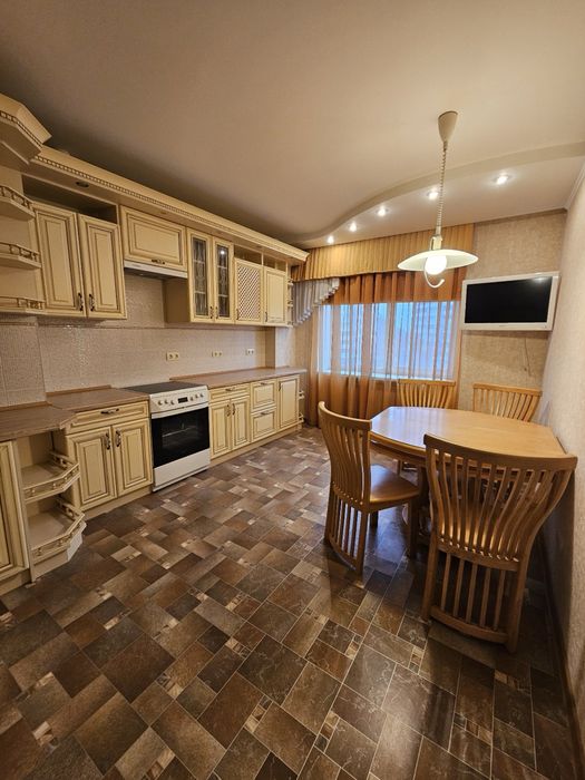 Продажа 3 ком. квартиры в Новострое по пр. Аэрокосмическом с ремонтом.