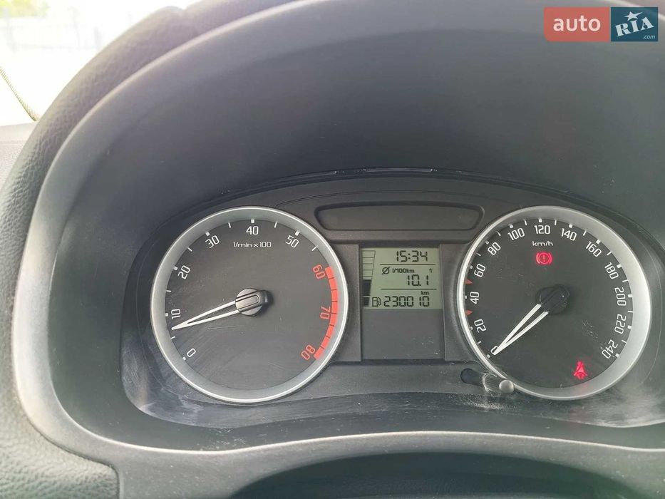 Skoda Fabia 2 2008, 1.6 бензин
