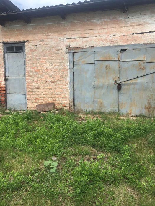 Продається частина будинку , центр