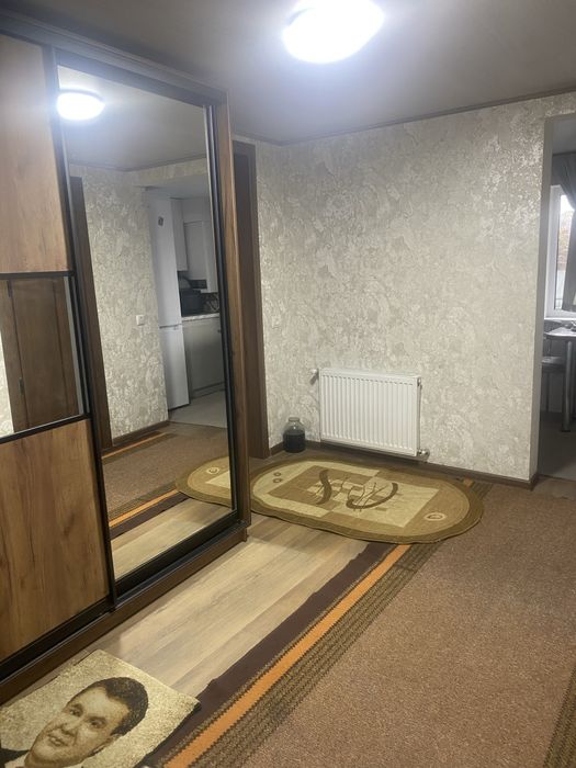 Квартира подобово.