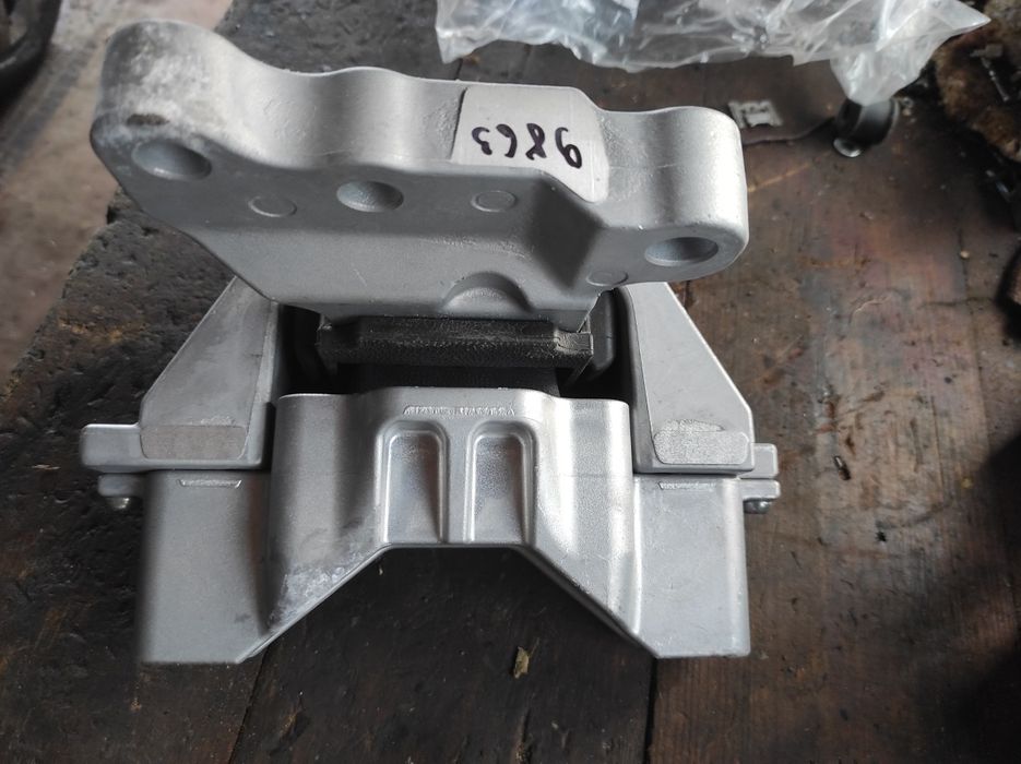 Продам оригінальну подушку двигуна Mitsubishi 2910A137/WB