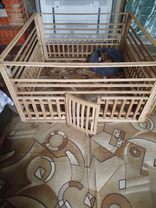 Дубовий вольєр для собаки, ручна робота