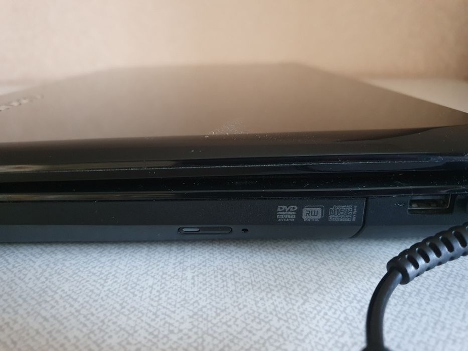 Ноутбук Lenovo G580 15.6 Intel B960 4 RAM 320 HDD