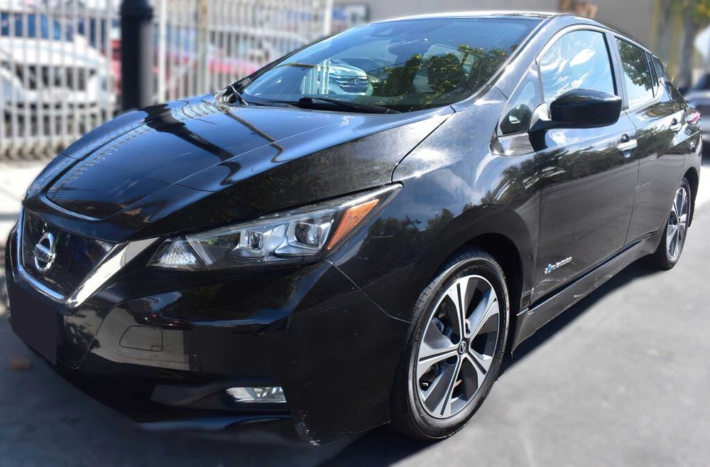 Nissan LEAF      2020
