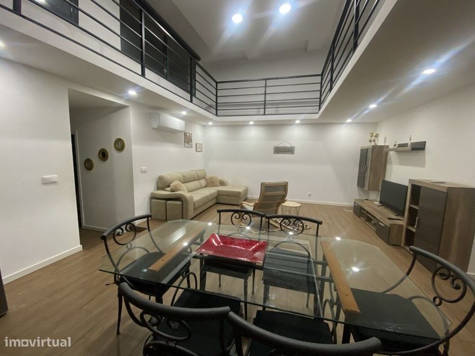 Moradia em Banda com 2 Suites e 1 quarto, com Logradouro