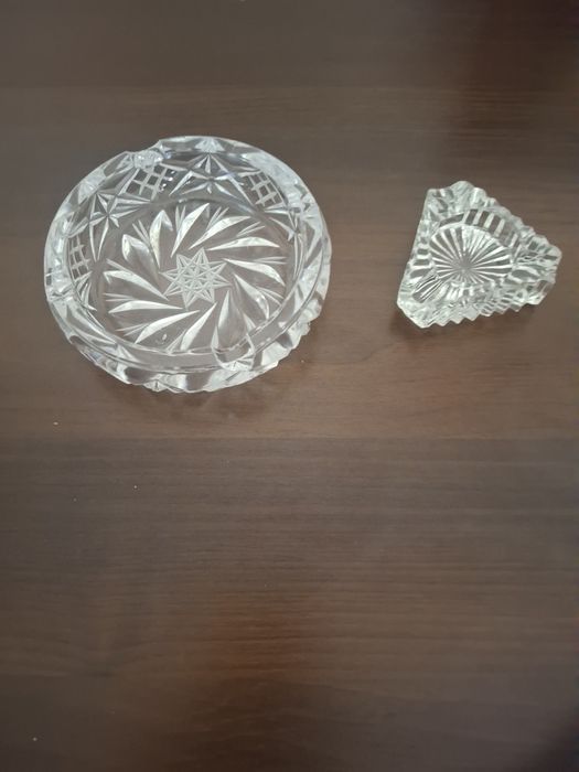 Dwie piękne popielniczki kryształowe z okresu PRLU