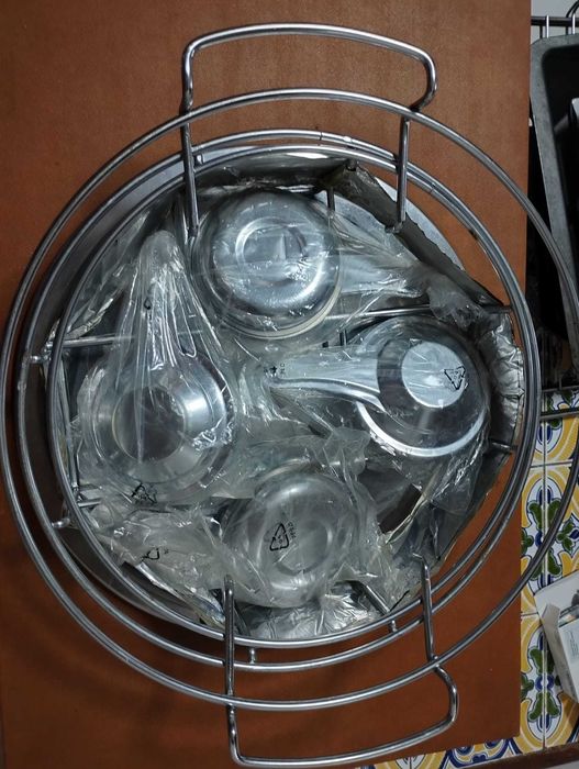 Grelhador de pedra com 4 lamparinas