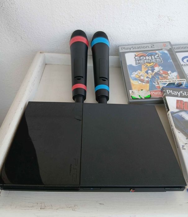 Sony PlayStation 2 com 8 jogos