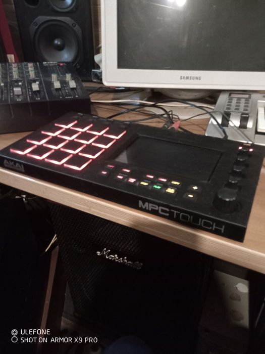 Akai MPC Touch Professionall