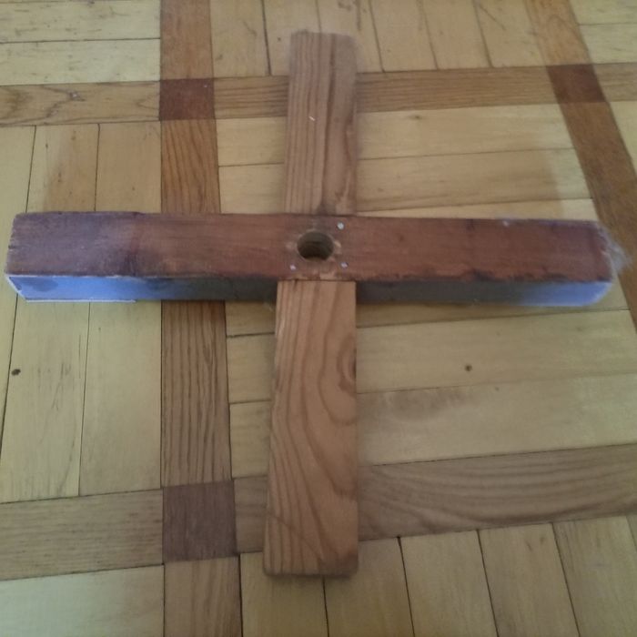 Продам хрестовину для ялинки