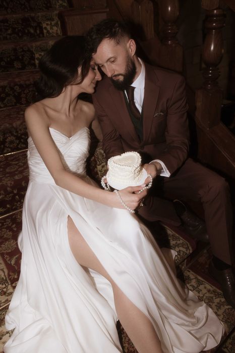 WYPRZEDAŻ!!! Powystawowa jedwabna suknia ślubna roz. 40