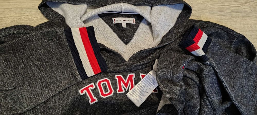 Młodzieżowa dziewczęca lub damska ciemnoszara bluza z kapturem Tommy Hilfiger rozmiar S.