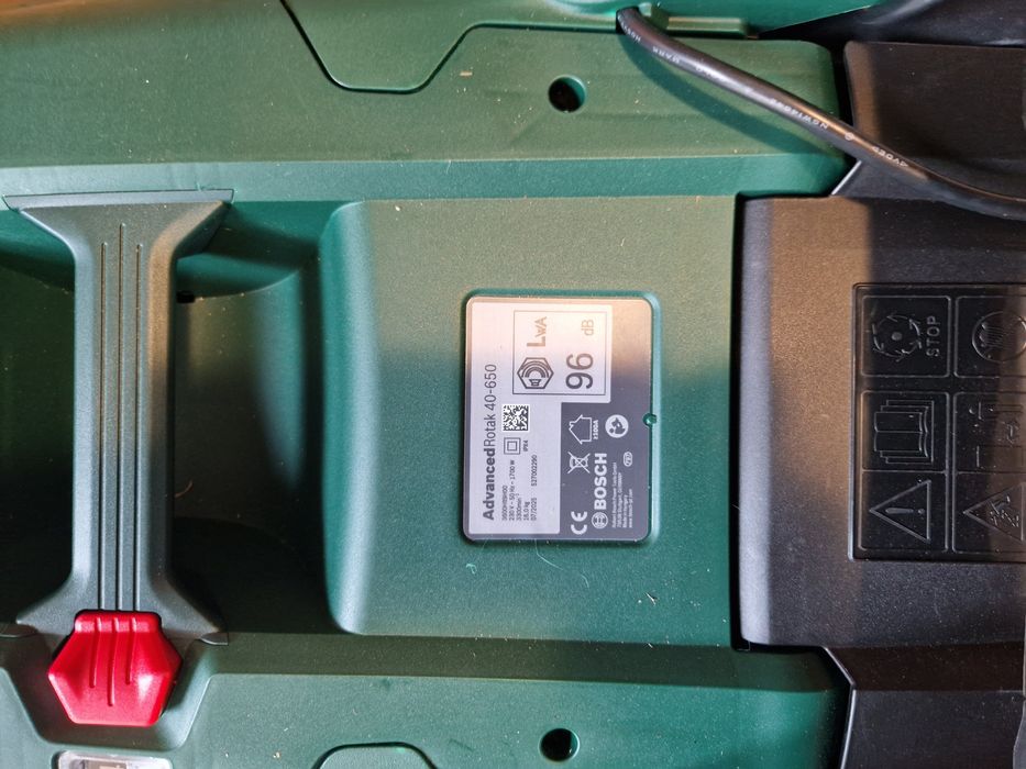Kosiarka elektryczna BOSCH AdvancedRotak 1700W 400mm