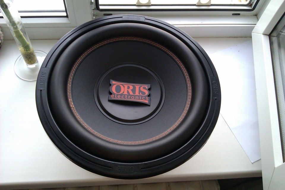 Сабвуфер ORIS  AMW-12