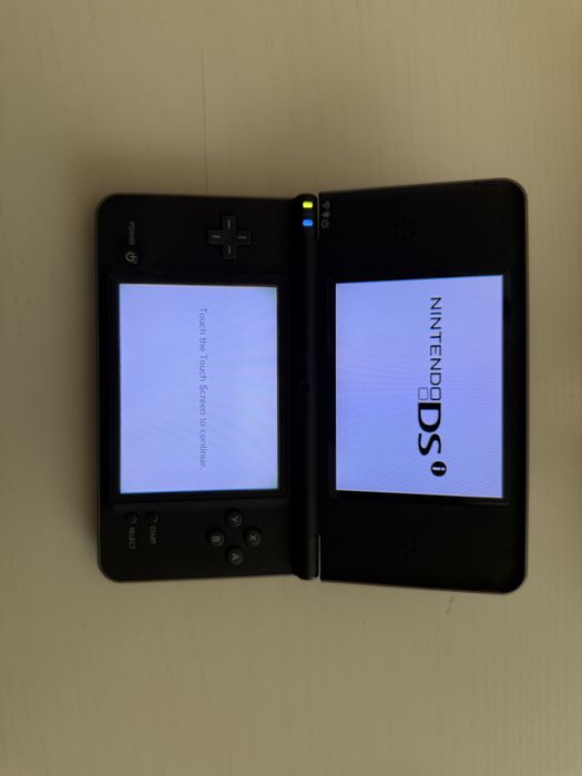 Ретро-консоль Nintendo dsi XL