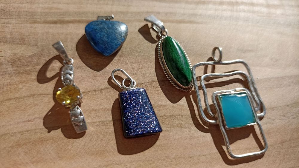 Брошка, кулон , прикраси