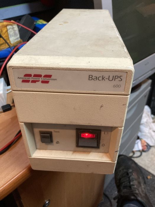 Ups back apc 600 prawdzwy sinus dobry aku mega cezki do pompy co