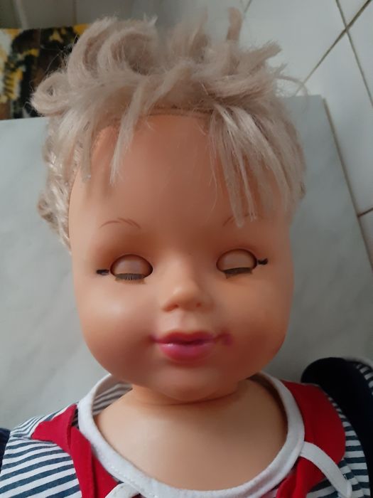 Продам большую куклу,рост 85см