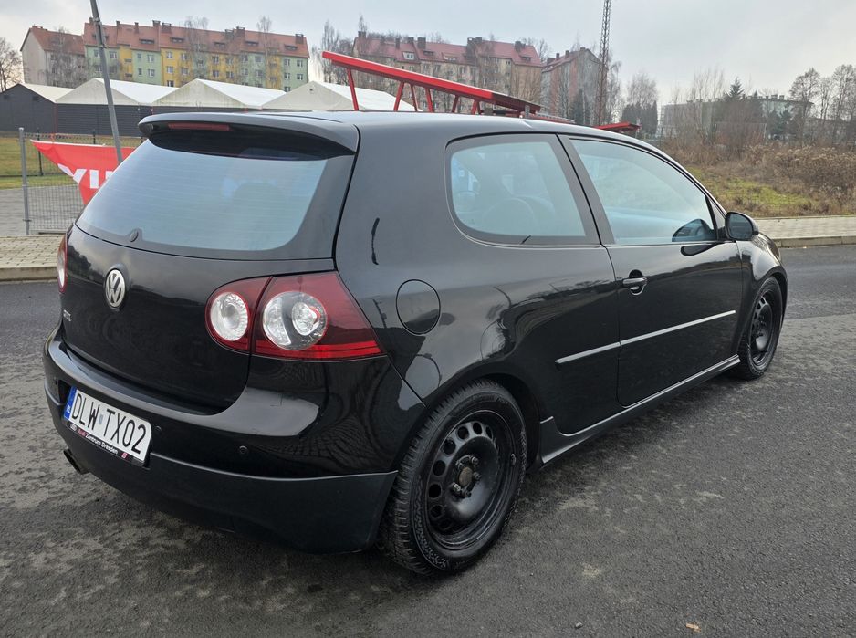 Golf 5 GTI !! 2.0 turbo 200 koni.  Długie opłaty!!