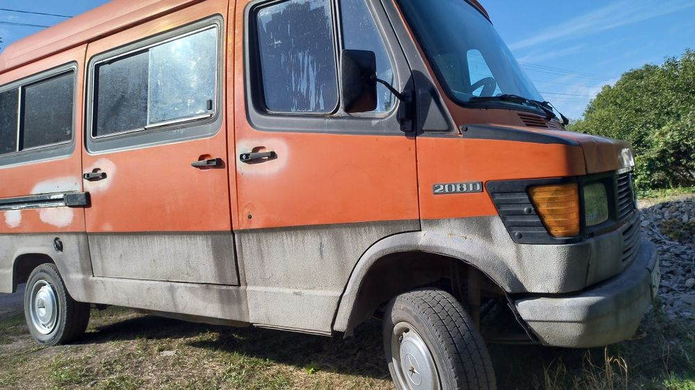 Mersedes 208D bus: 2 987 $ - Автобуси Вільнянськ на Olx