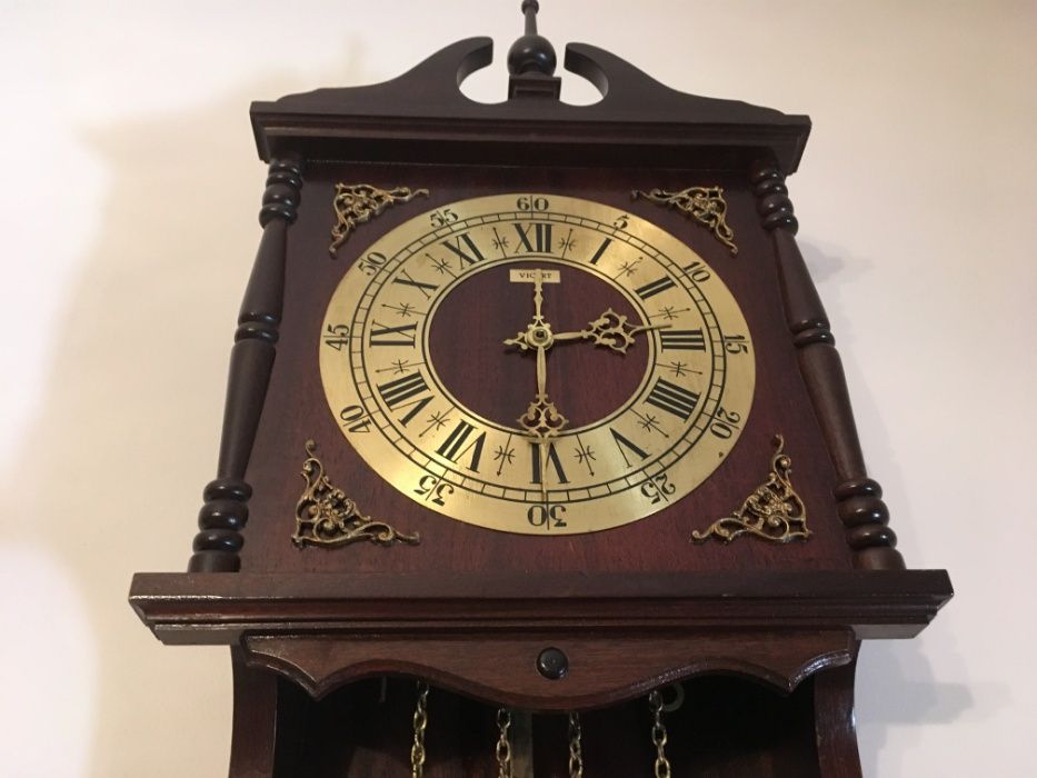 Relógio Antigo de Pêndulo