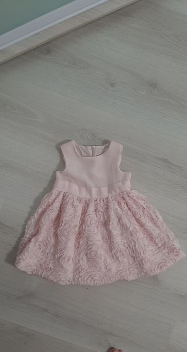 Продам платье на девочку .