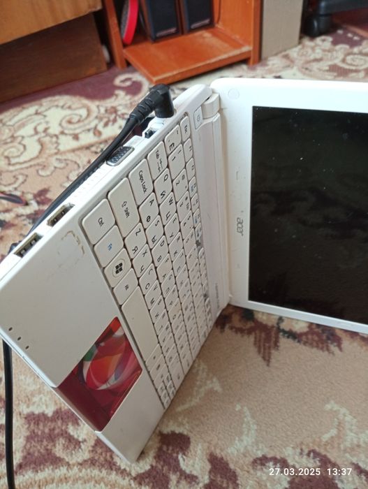Продам нетбук acer