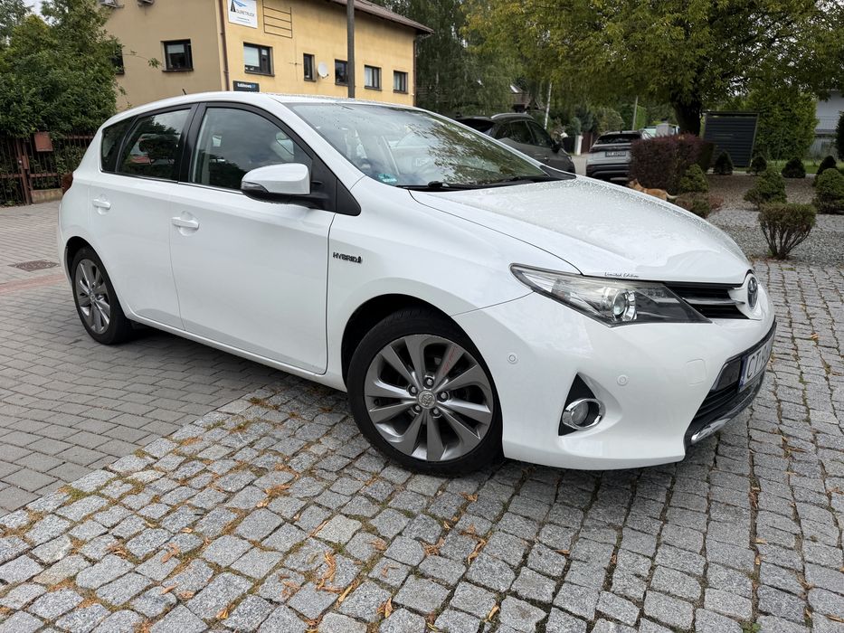 Toyota Auris 1,8 hybrid 136km zarejestrowany super stan, piekna biala perla