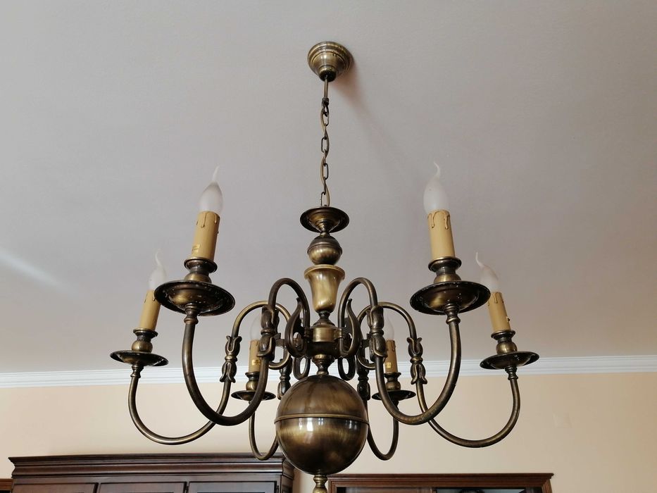 Candeeiros latão com lâmpada em forma de vela